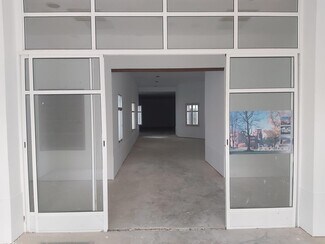 Plus de détails pour Commerce de détail à vendre