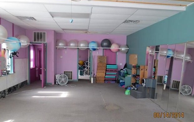 121-123 E Center St, Le Roy, IL à vendre - Photo intérieure - Image 2 de 5