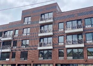 110 Thatford Ave, Brooklyn, NY à louer Photo intérieure- Image 1 de 5