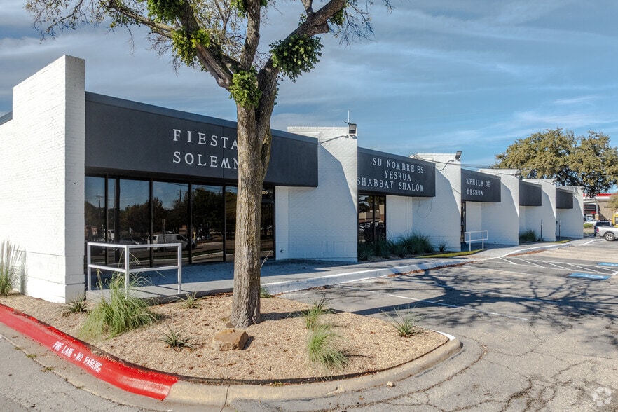 1720-1780 Northwest Hwy, Garland, TX à louer - Photo du bâtiment - Image 3 de 9