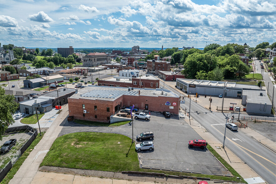 1302 Frederick Ave, Saint Joseph, MO à louer - Photo du bâtiment - Image 2 de 68