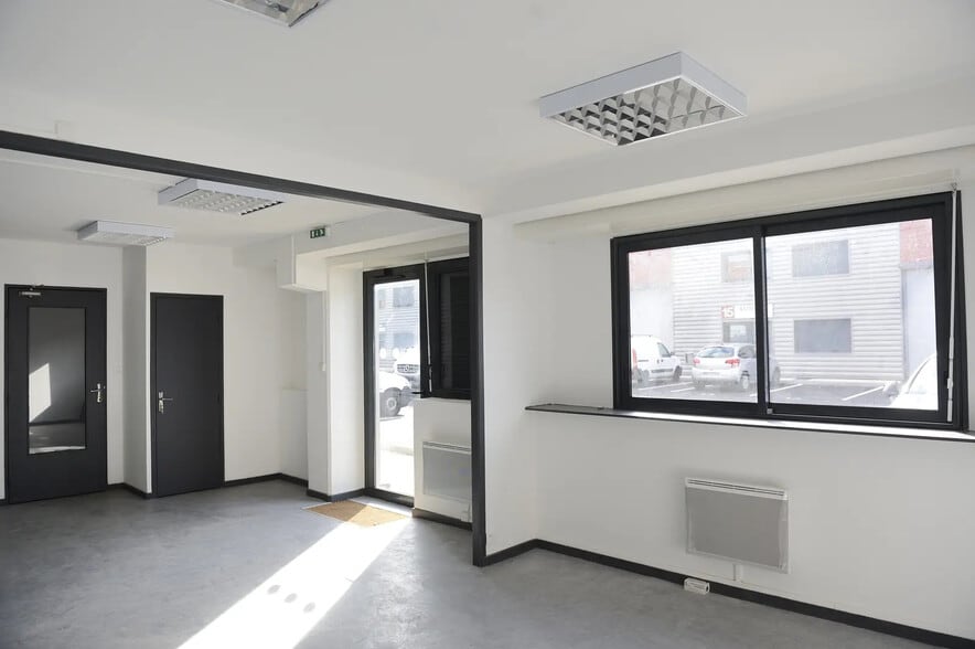 254 Rue Francis De Pressensé, Villeurbanne à louer - Photo intérieure - Image 2 de 18