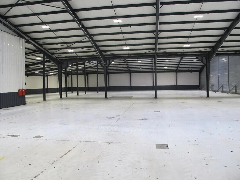 Industrial in Châteaurenard for lease - Interior Photo - Image 2 of 6