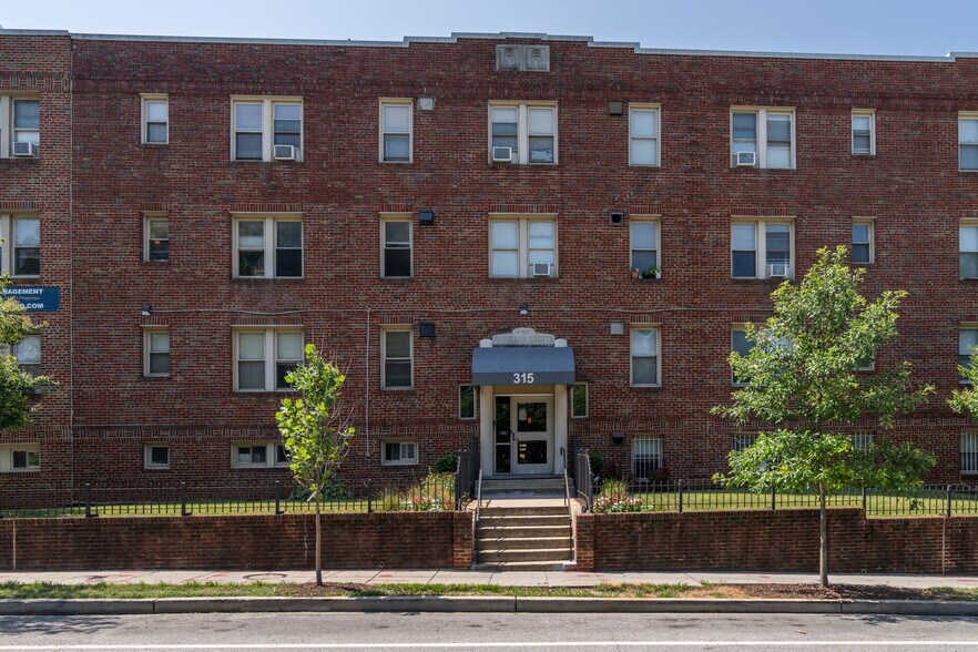 315-325 Franklin St NE, Washington, DC à vendre - Photo du bâtiment - Image 1 de 14