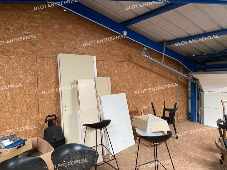 Flex in Saint-Malo for lease - Interior Photo - Image 3 of 9