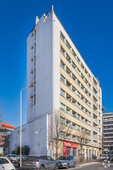 43 B Boulevard Rabatau, Marseille à louer - Photo du bâtiment - Image 3 de 10