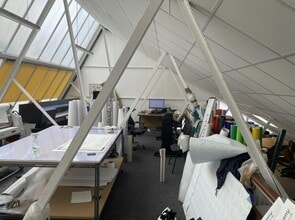 17 Cumberland Ave, London for lease Interior Photo- Image 2 of 2