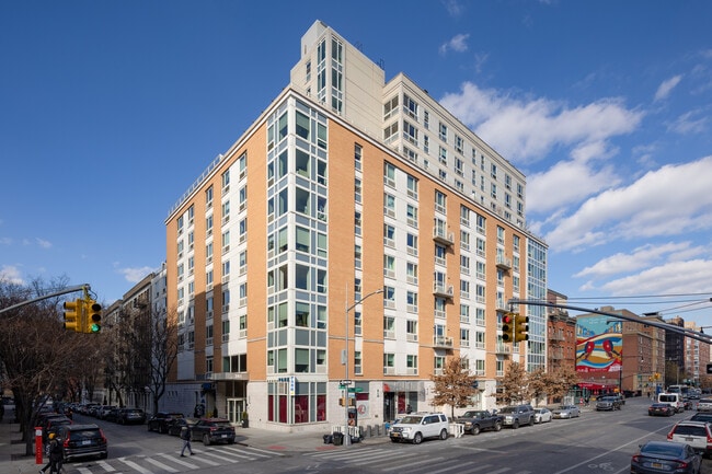 Plus de détails pour 2131 Frederick Douglass Blvd, New York, NY - Multi-résidentiel à vendre