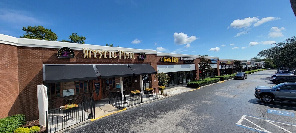 3205-3223 Tampa Rd, Palm Harbor, FL à louer - Photo du bâtiment - Image 3 de 7