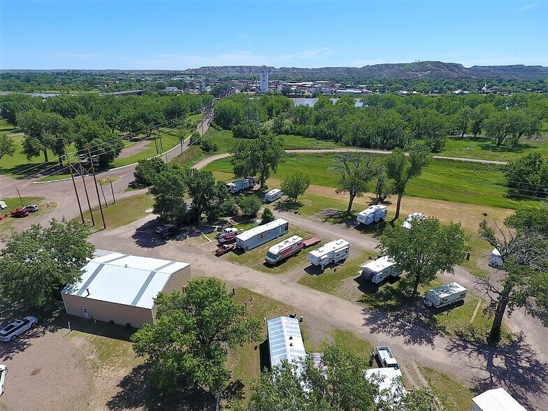1003 W Bell St, Glendive, MT à vendre - Aérien - Image 3 de 7