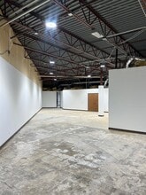 12200 N Stemmons Fwy, Farmers Branch, TX for lease Interior Photo- Image 1 of 6