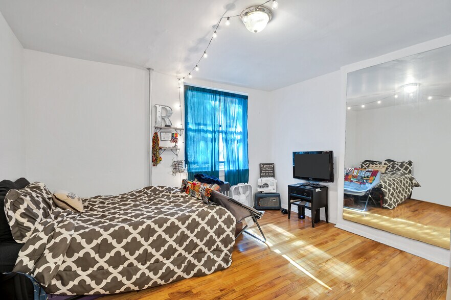 368 W 118th St, New York, NY à vendre - Photo intérieure - Image 3 de 11