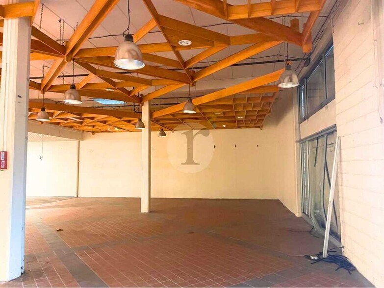 Retail in Marcq-en-Baroeul for sale - Interior Photo - Image 3 of 4