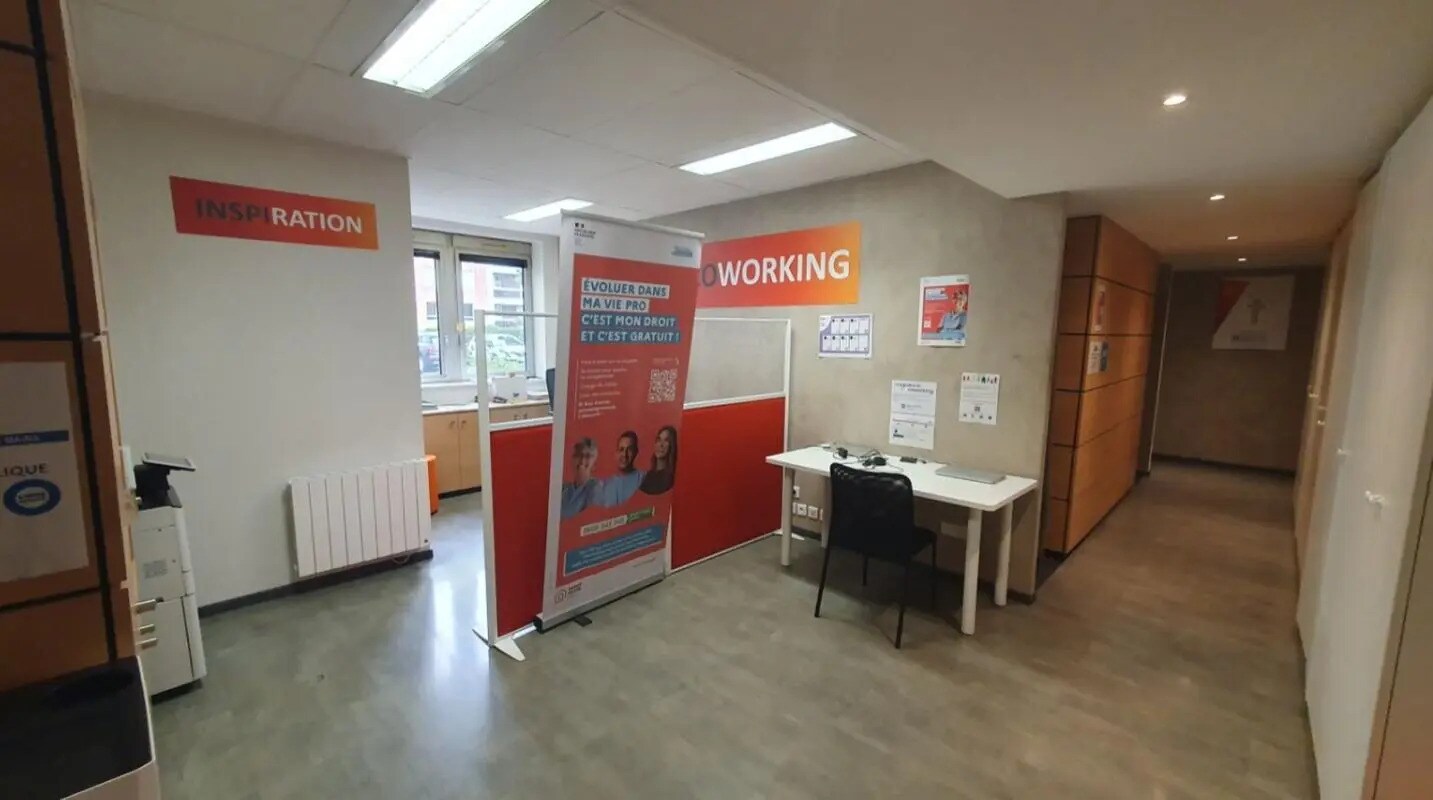 Office in Versailles for sale Interior Photo- Image 1 of 6