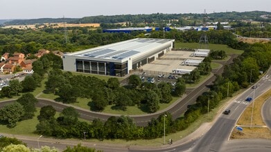 Bath Rd, Reading à louer Photo du bâtiment- Image 2 de 2