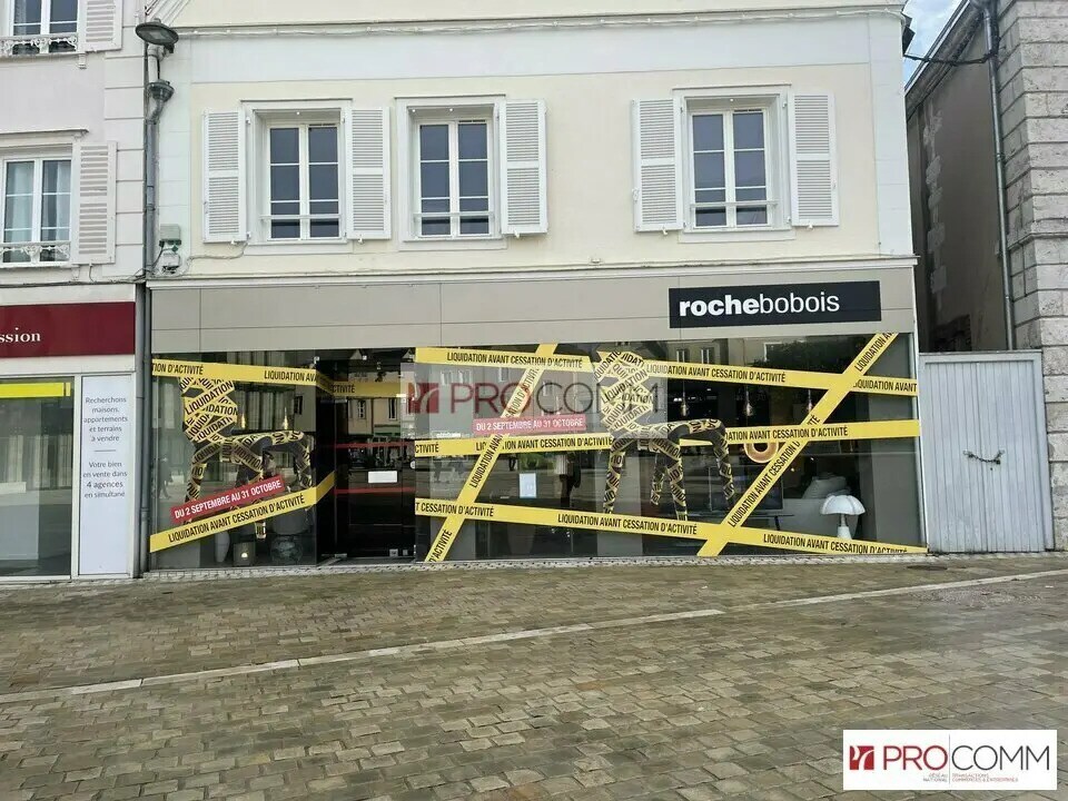 Commerce de détail dans Chartres à louer Photo du bâtiment- Image 1 de 6