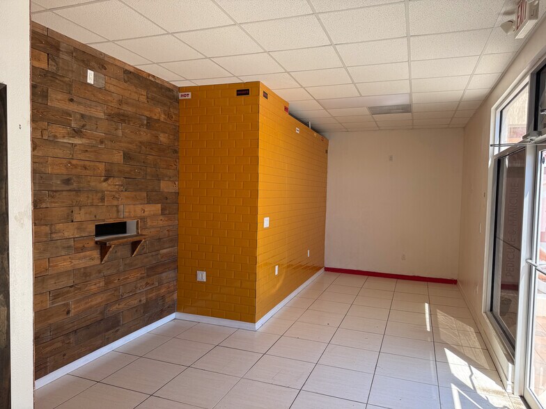 1328 S Jackson Rd, McAllen, TX à louer - Photo du bâtiment - Image 2 de 13