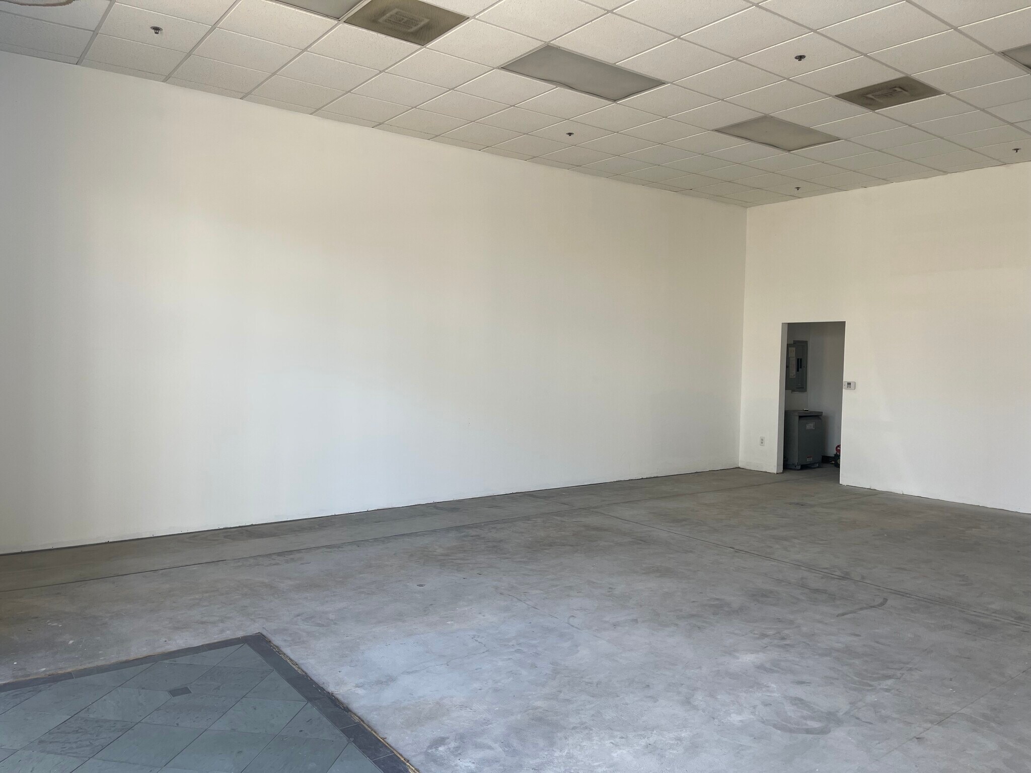 11215-11389 Long Beach Blvd, Lynwood, CA à louer Photo intérieure- Image 1 de 12