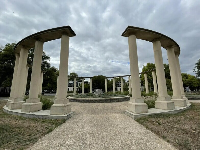 Office in Éragny for lease - Building Photo - Image 3 of 9