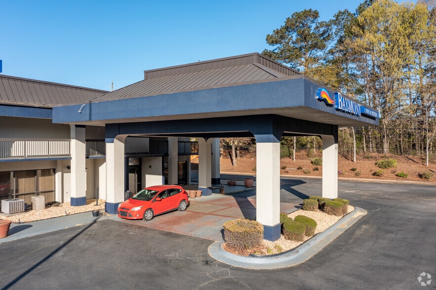 855 Industrial Blvd, McDonough, GA for sale - Building Photo - Image 2 of 16