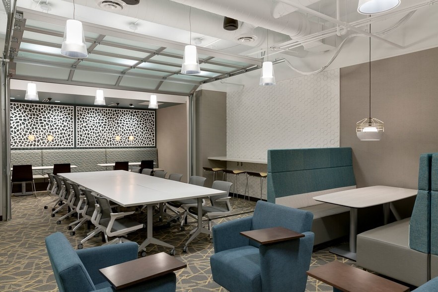 3600 Minnesota Dr, Edina, MN for lease - Interior Photo - Image 2 of 12