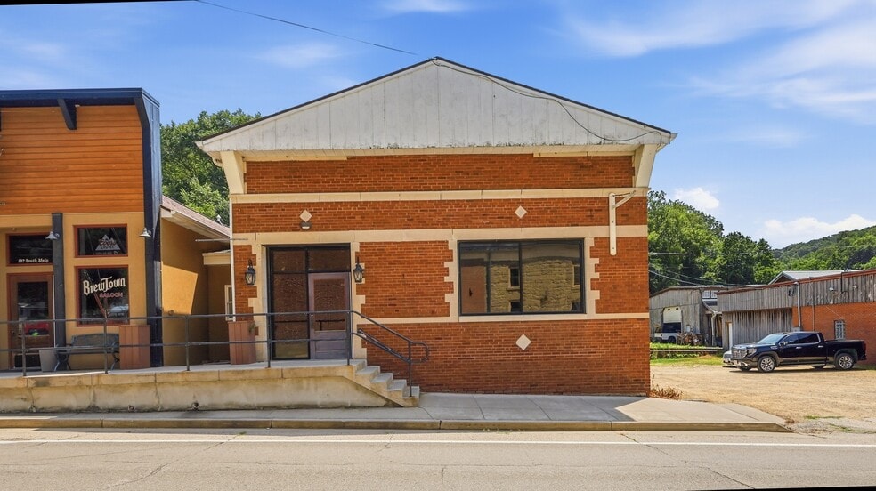 194 S Main St, Potosi, WI for sale - Primary Photo - Image 1 of 30