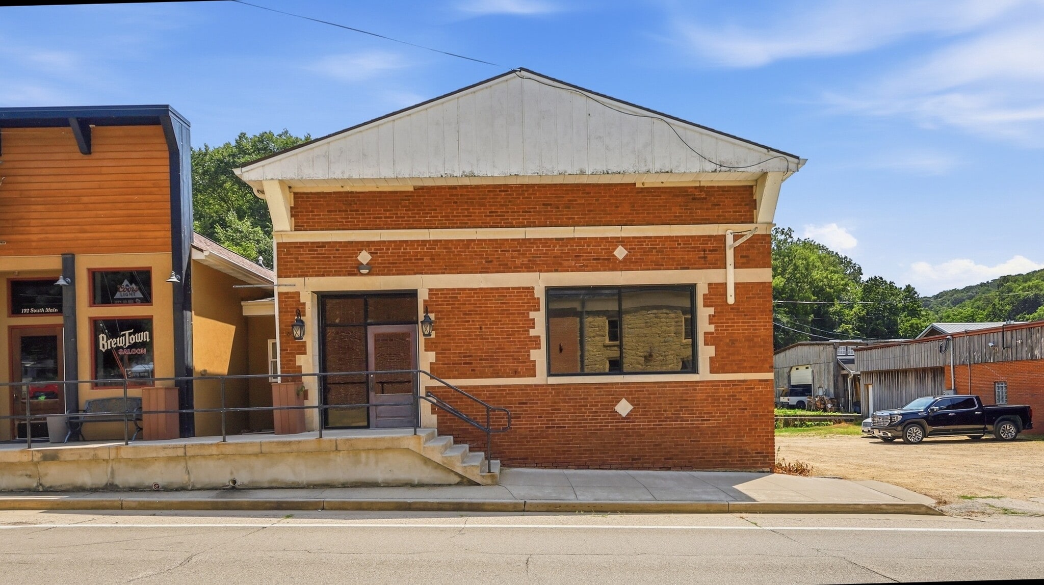 194 S Main St, Potosi, WI for sale Primary Photo- Image 1 of 31