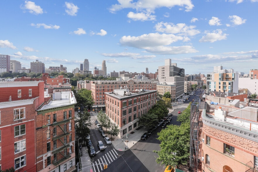 188 St Nicholas Ave, New York, NY à vendre - Photo du bâtiment - Image 3 de 16