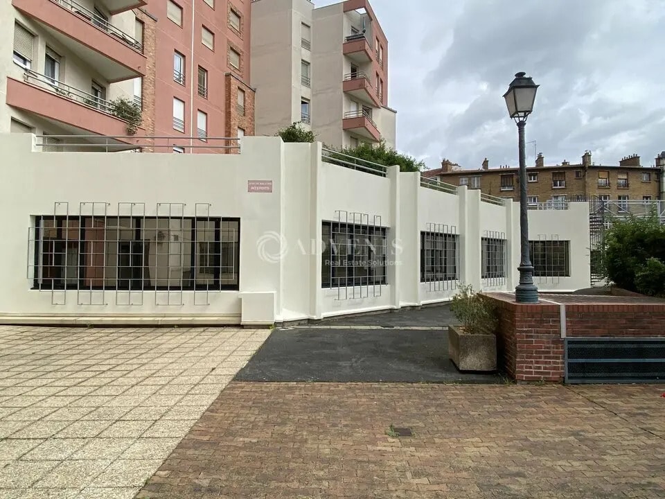 Office in Le Kremlin-Bicêtre for lease Building Photo- Image 1 of 13