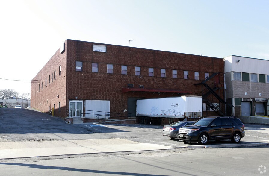 6210 Chillum Pl NW, Washington, DC à louer - Photo principale - Image 1 de 3