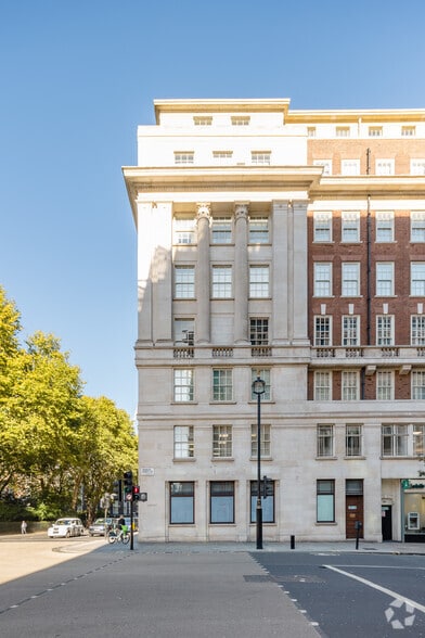 1-9 Portman Sq, Londres à louer - Photo du bâtiment - Image 2 de 3