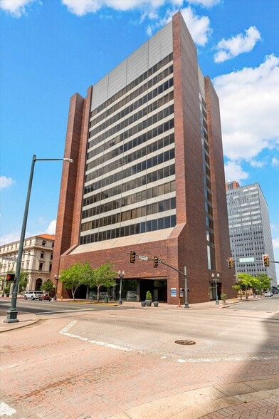 400 Texas St, Shreveport, LA for sale - Building Photo - Image 2 of 61