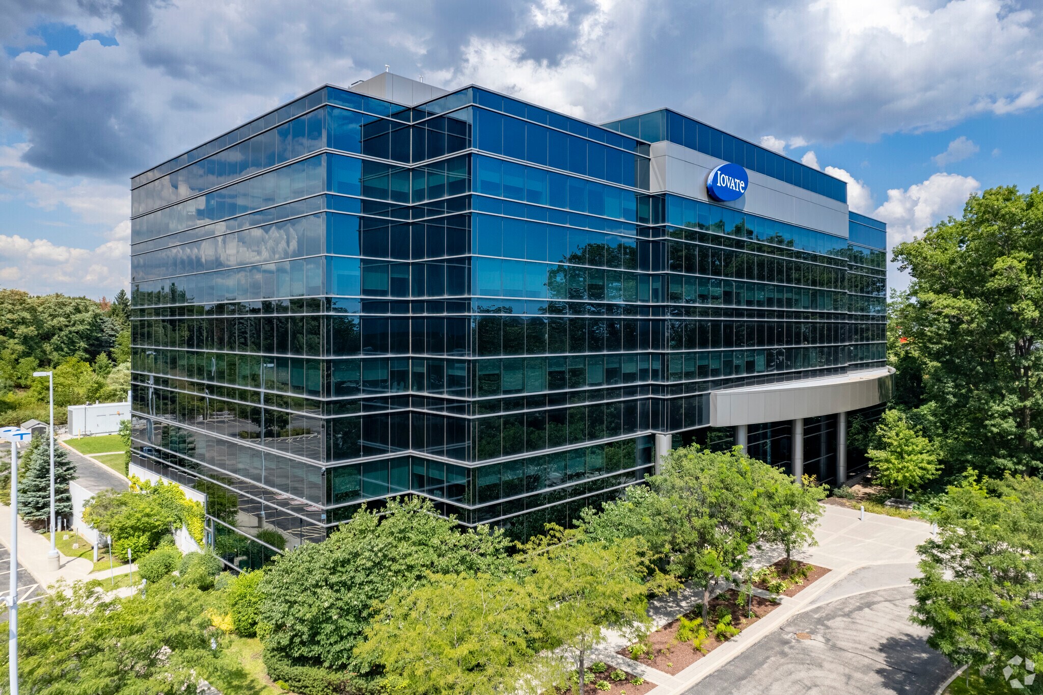 381 N Service Rd W, Oakville, ON à vendre Photo principale- Image 1 de 1