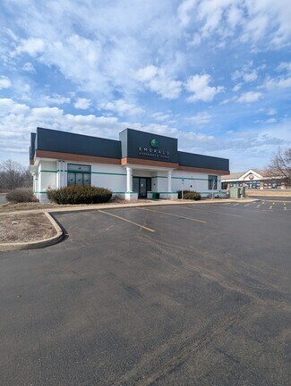 Plus de détails pour 660 E State Rd, Island Lake, IL - Commerce de détail à louer