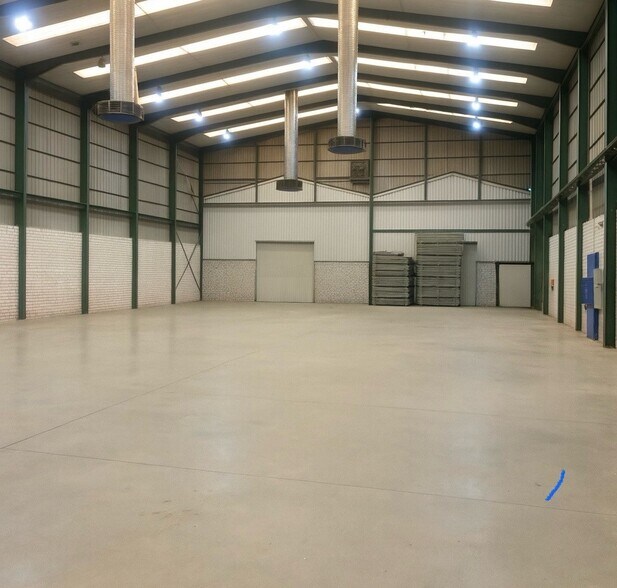 Carretera Madrid-Toledo, Km 50-200, Cabañas de la Sagra, Toledo à louer - Photo du bâtiment - Image 2 de 6