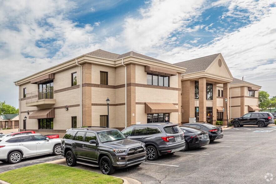 4700-A S Thompson St, Springdale, AR à vendre - Photo du bâtiment - Image 2 de 8