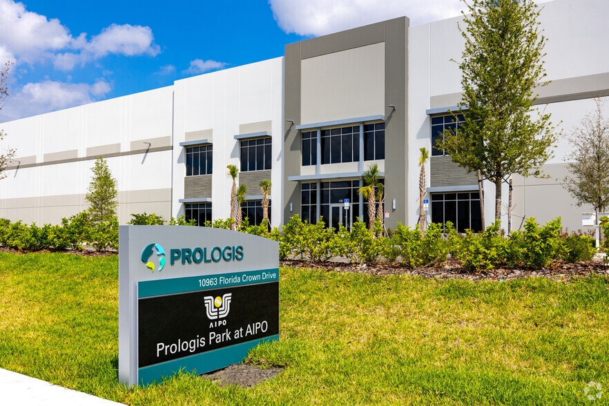 10963 Florida Crown Dr, Orlando, FL for lease - Building Photo - Image 3 of 5