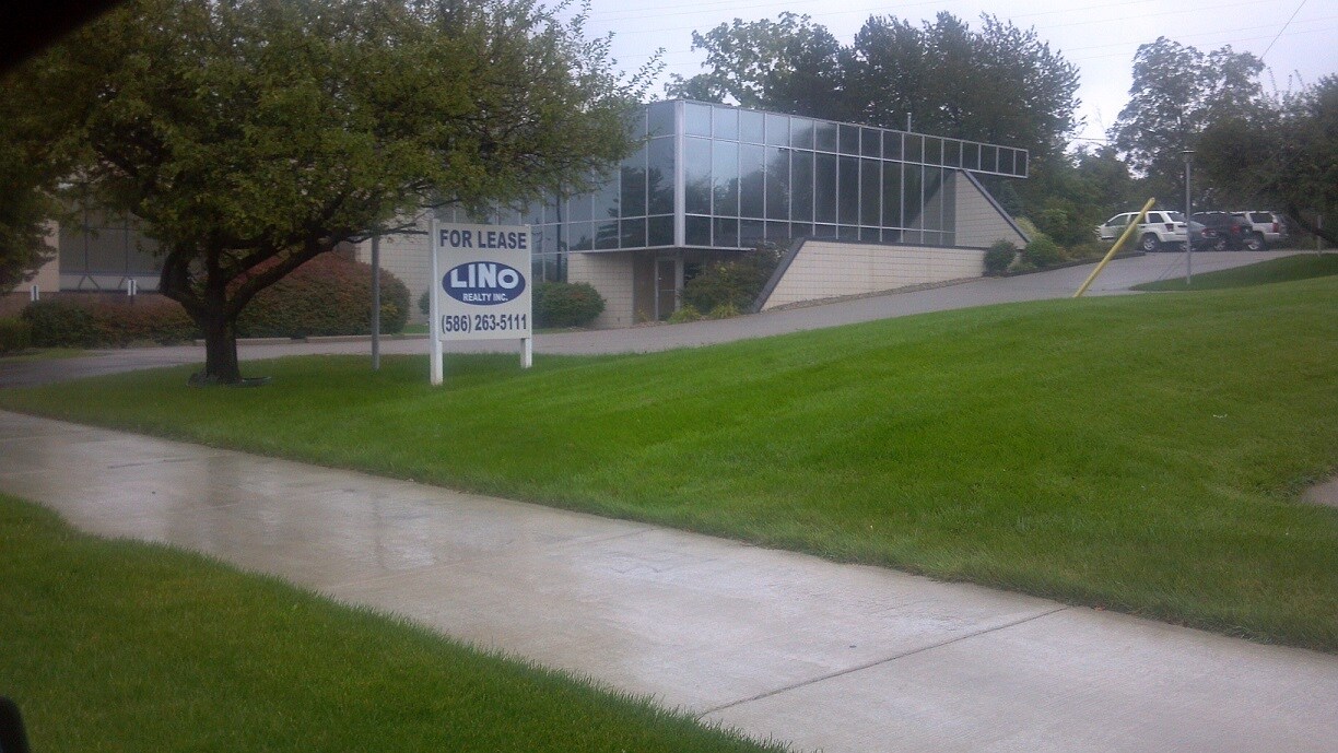 2005 W Hamlin Rd, Rochester Hills, MI à louer Photo du bâtiment- Image 1 de 2