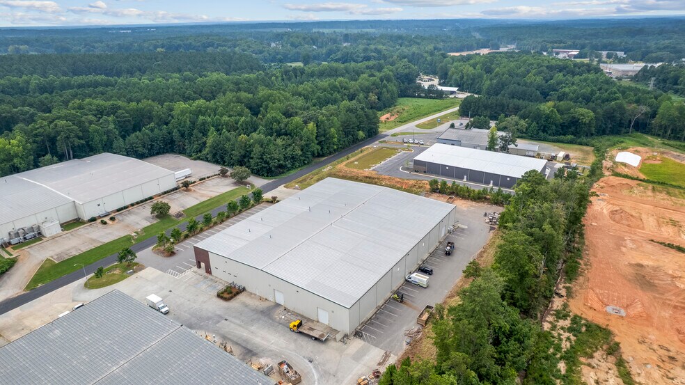 106 Jeffrey Way, Youngsville, NC à louer - Photo du bâtiment - Image 3 de 21
