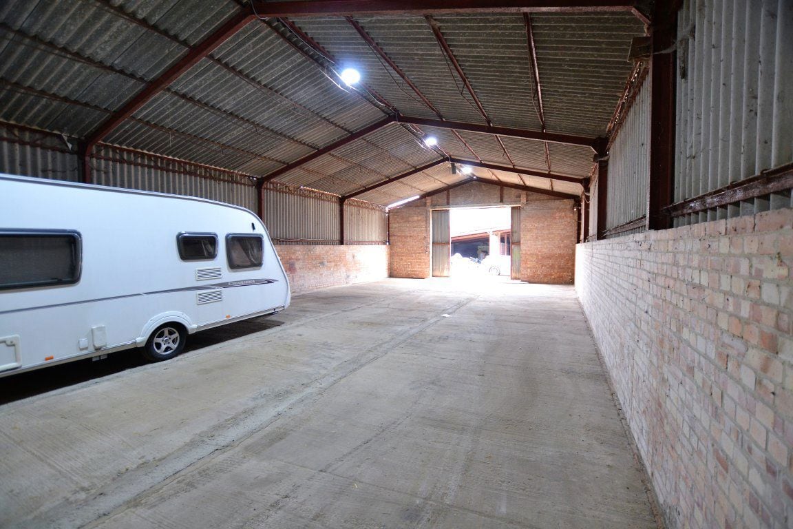 Slip End, Baldock for lease Interior Photo- Image 1 of 2