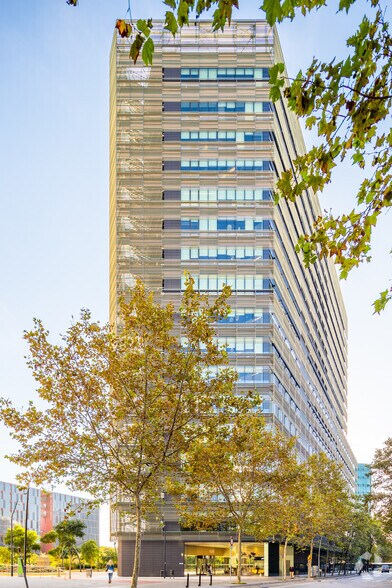 Carrer de la Ciutat de Granada, 136-150, Barcelona, Barcelona for lease - Building Photo - Image 2 of 5