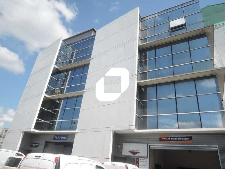 Flex in Saint-Denis for lease - Building Photo - Image 1 of 16