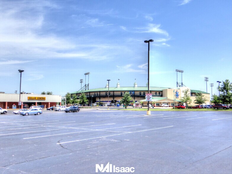 1221-1295 N Broadway, Lexington, KY for lease - Building Photo - Image 2 of 6