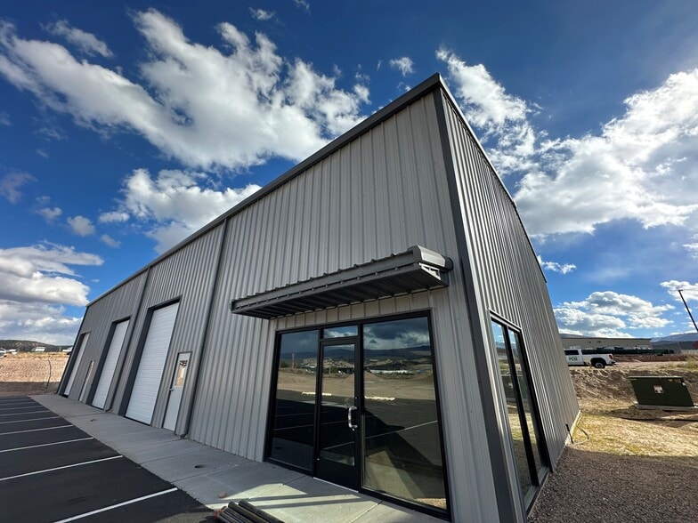 452 Plane, Gypsum, CO for lease - Building Photo - Image 2 of 5