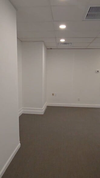 144 Washington St, Newark, NJ for lease - Commercial Listing Video - Image 3 of 22
