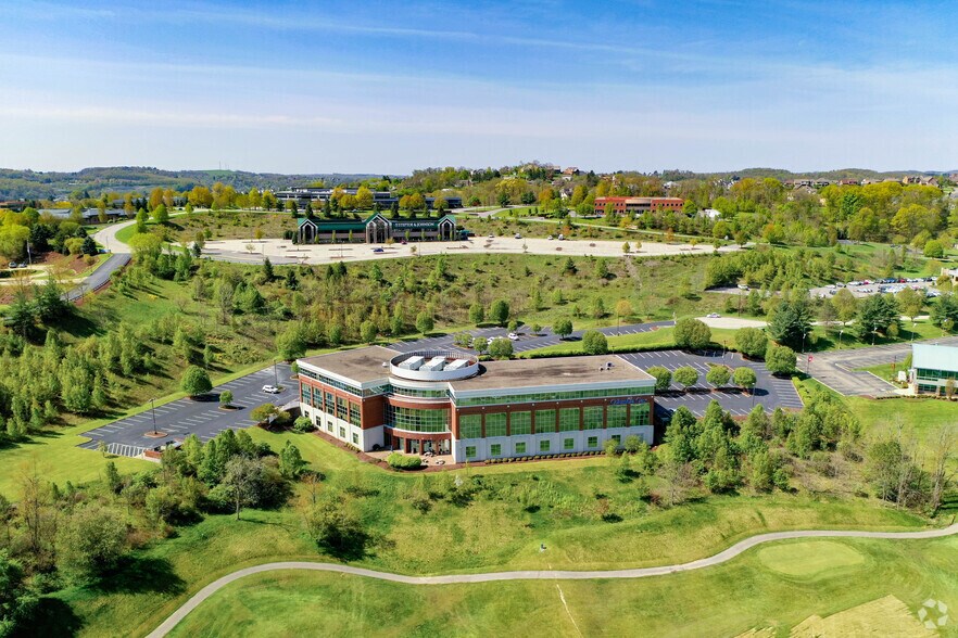 121 Champion Way, Canonsburg, PA à louer - Aérien - Image 3 de 9