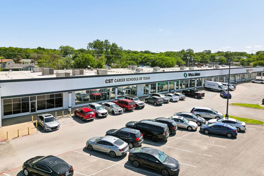 9888 Ferguson Rd, Dallas, TX à louer - Photo du bâtiment - Image 3 de 5