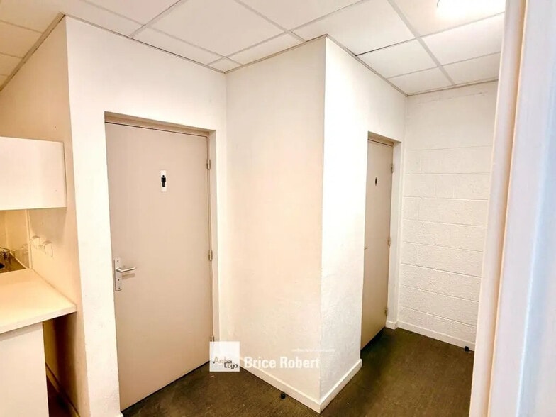 3 Rue Du 35Eme Regiment D'Aviation, Bron à louer - Photo intérieure - Image 3 de 6