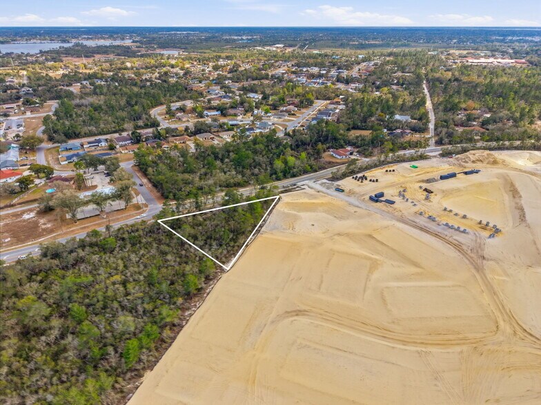 1602 Catalina Blvd, Deltona, FL à vendre - Photo du bâtiment - Image 3 de 20