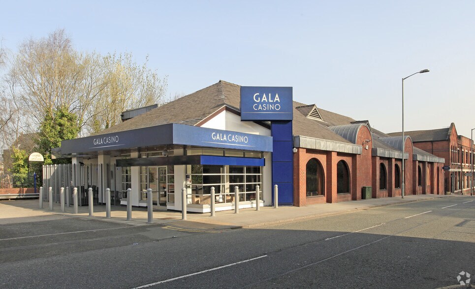 59 Wellington St, Stockport for sale - Primary Photo - Image 1 of 2